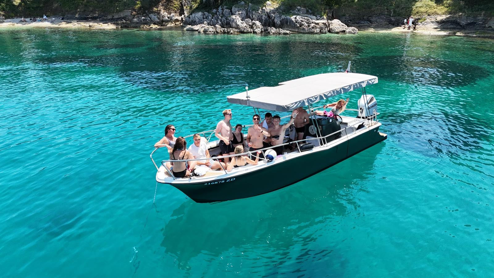Dtours Rent a boat